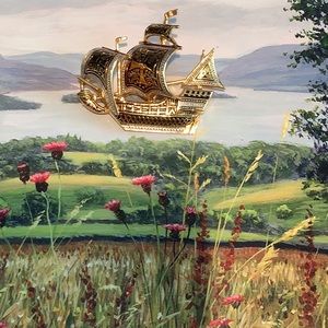 VINTAGE DAMASCENE SPANISH SHIP BROOCH. Unsigned